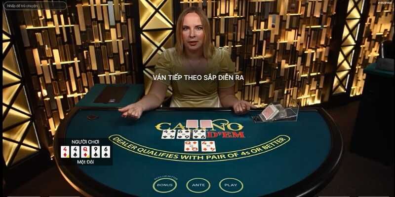 Người chơi sẽ qua 4 vòng poker chính để phân định thắng thua